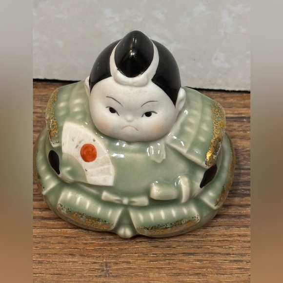 Vintage Japanese Seated Woman With Hand Fan Figurine - Picture 10 of 12